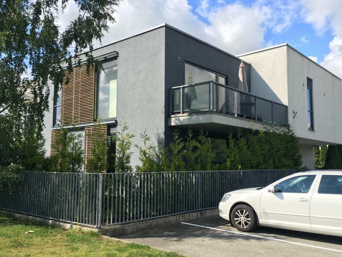 Papli 34 Apartment With Pool 페르누 외부 사진